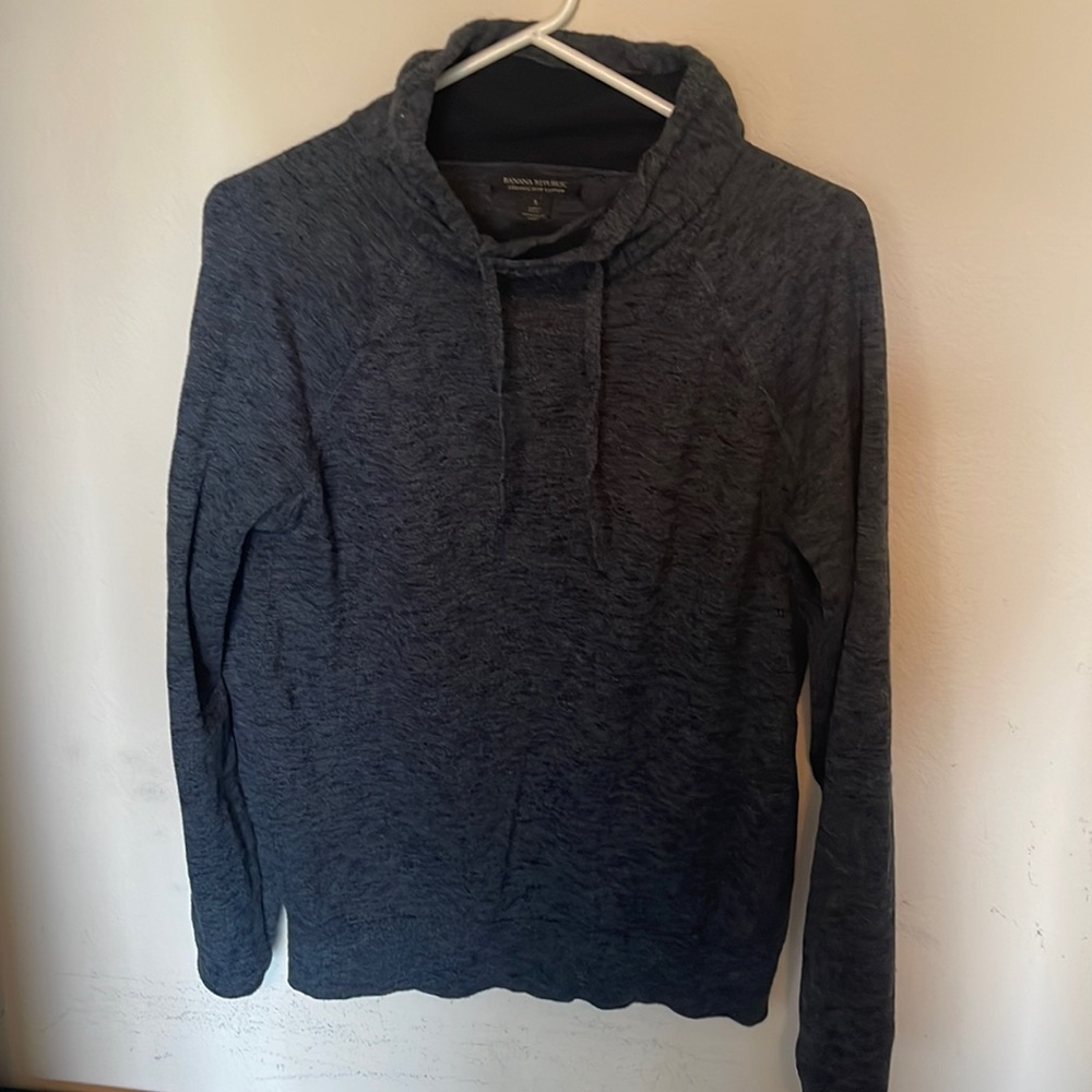 Navy sweater banana republic
